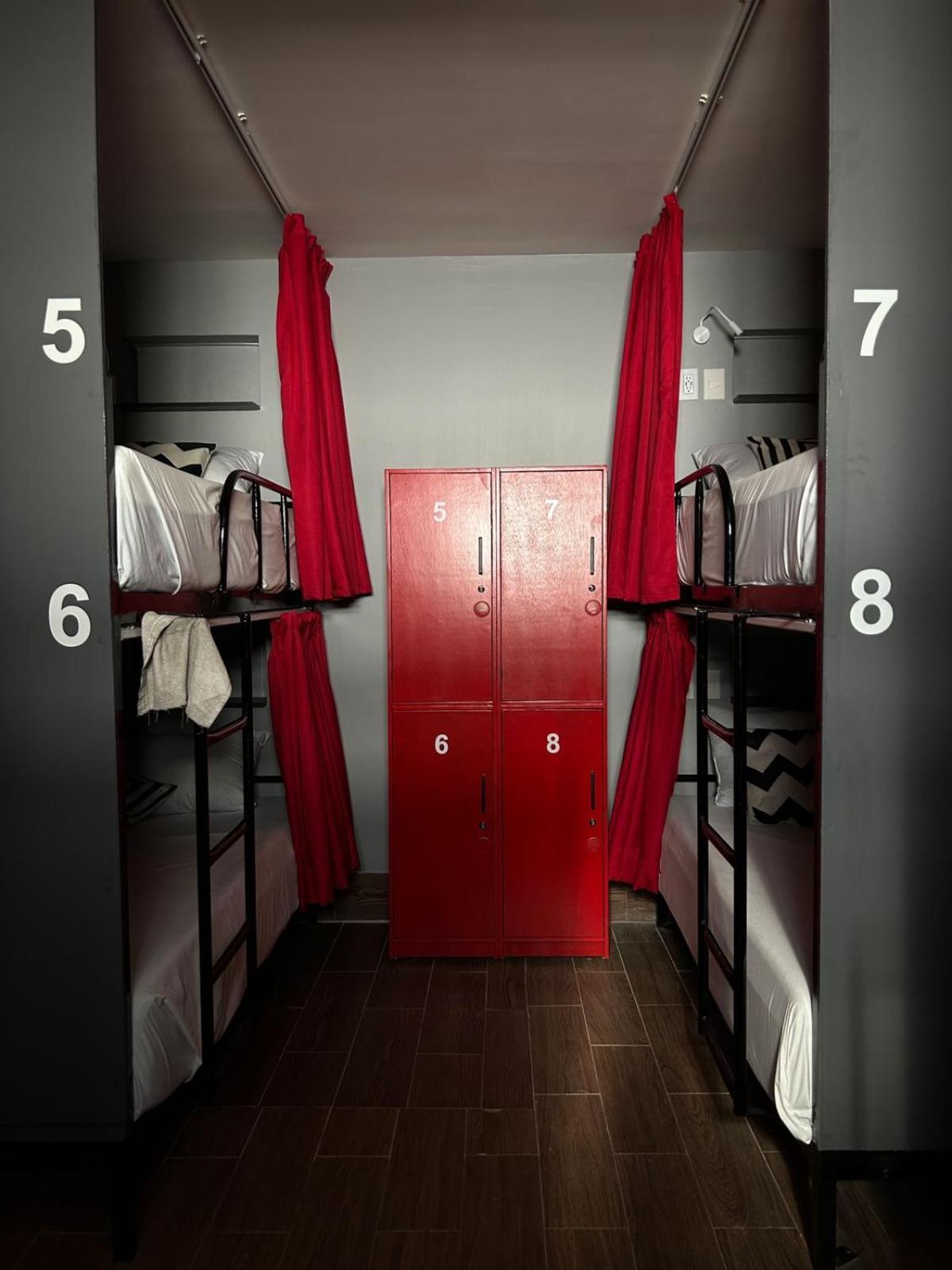 Spartacus Hostel Boutique For Men Puerto Vallarta Eksteriør bilde