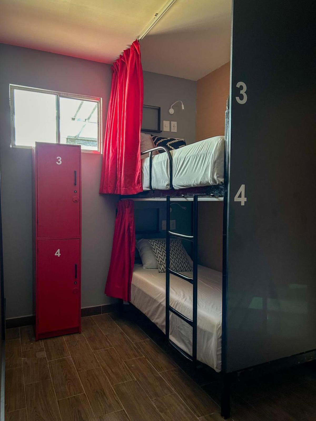Spartacus Hostel Boutique For Men Puerto Vallarta Eksteriør bilde
